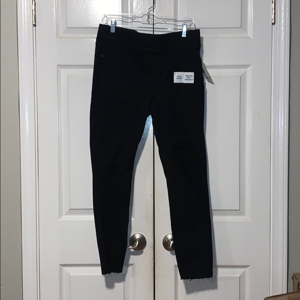 Black distress jeggings